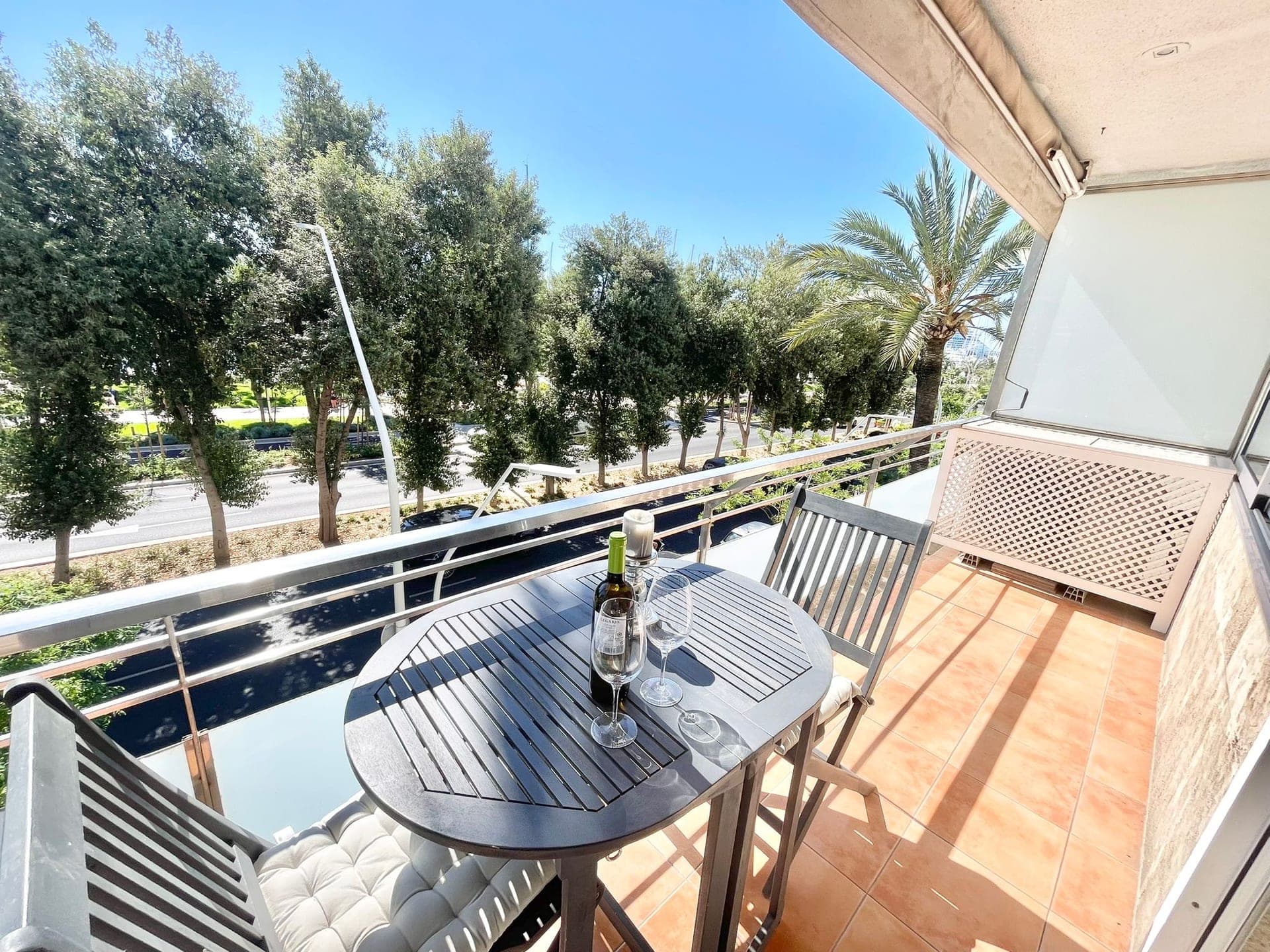 Apartamento Reformado con Vistas al Mar — Paseo Marítimo